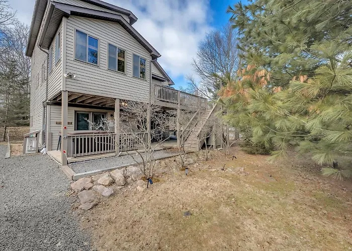 Steps To The Lake House, Hot Tub, Game Room, Deck